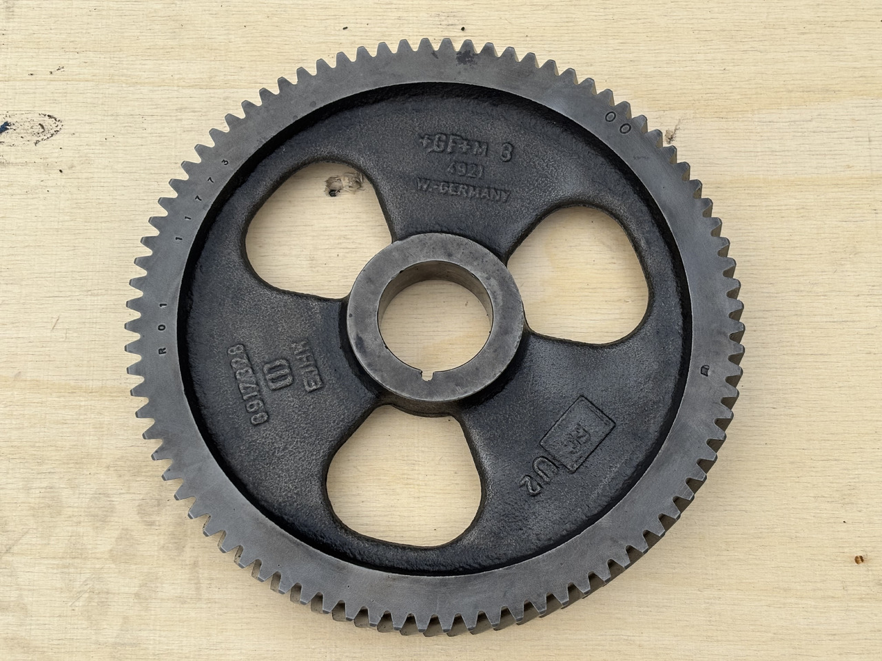 Cummins 8.3 6CT 6CTA 6CTAA Koło zębate wałka rozrządu 3918777 3907677 3917328 3901967 ORYGINAŁ - Árvore de cames de Máquina agrícola: foto 1 Cummins 8.3 6CT 6CTA 6CTAA Koło zębate wałka rozrządu 3918777 3907677 3917328 3901967 ORYGINAŁ - Árvore de cames de Máquina agrícola: foto 1