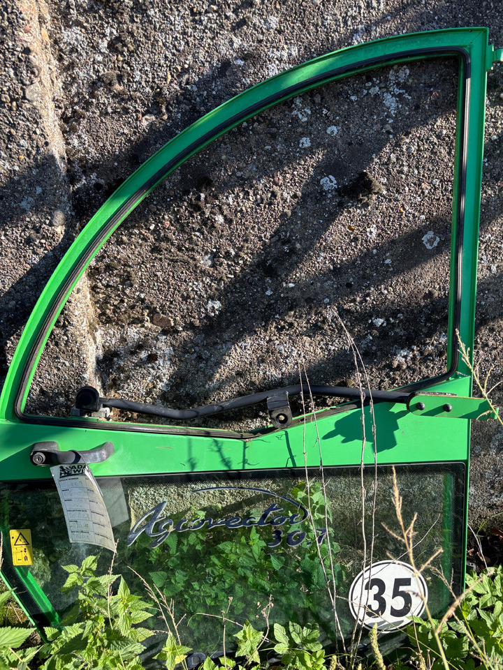 DEUTZ-FAHR Agrovector 30.7 Drzwi Lewe - Porta e peças de Máquina agrícola: foto 1 DEUTZ-FAHR Agrovector 30.7 Drzwi Lewe - Porta e peças de Máquina agrícola: foto 1