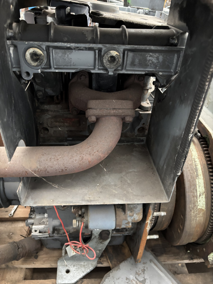 Deutz F2L1011 Silnik Blok Koło Zamachowe Tłok Pokrywa CZĘŚCI - Volante do motor de Máquina agrícola: foto 3 Deutz F2L1011 Silnik Blok Koło Zamachowe Tłok Pokrywa CZĘŚCI - Volante do motor de Máquina agrícola: foto 3