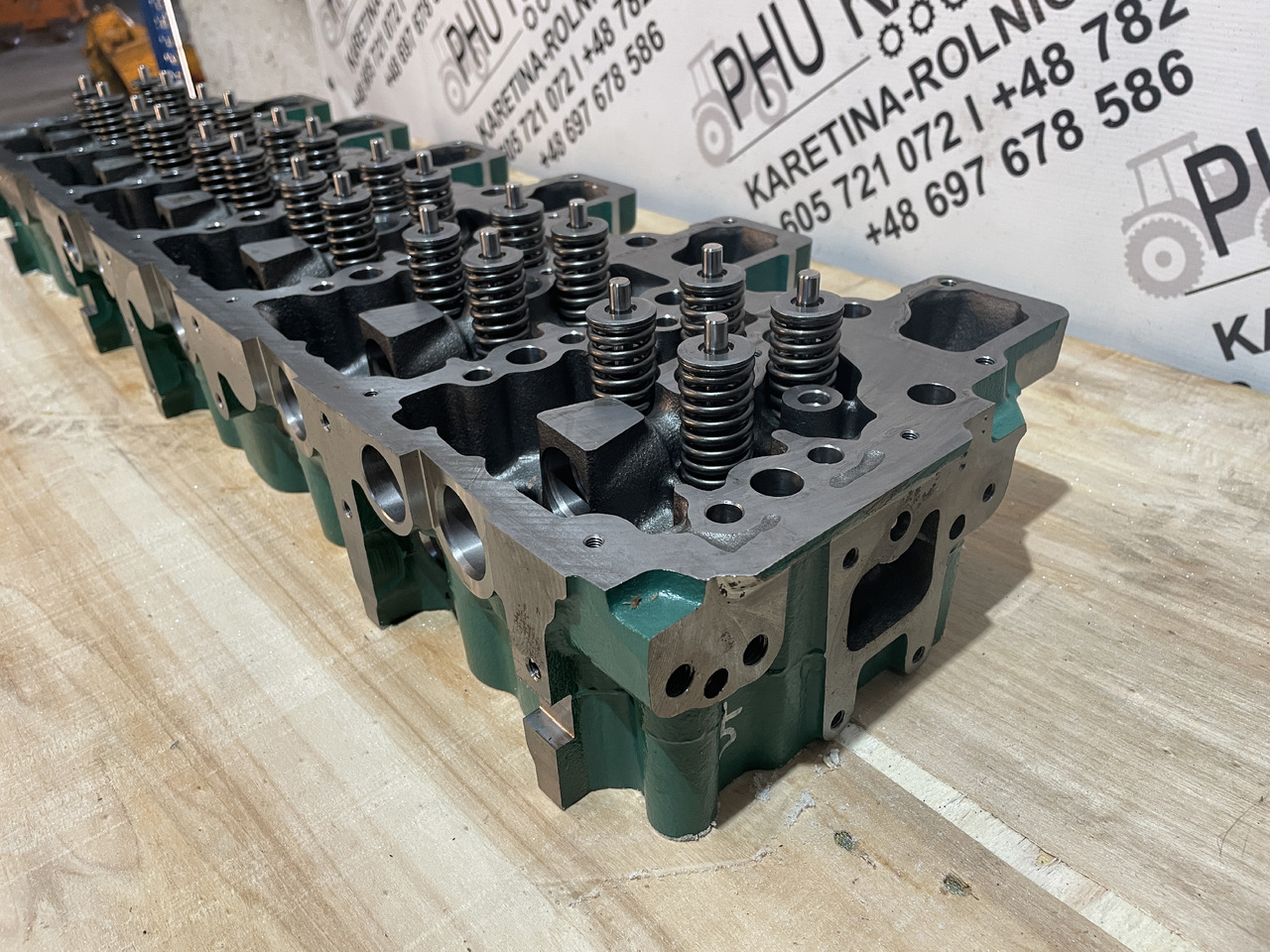 Cabeça do motor de Máquina agrícola Deutz TCD2013L64V - głowica cylindrów kompletna NOWA 040129201306: foto 6 Cabeça do motor de Máquina agrícola Deutz TCD2013L64V - głowica cylindrów kompletna NOWA 040129201306: foto 6