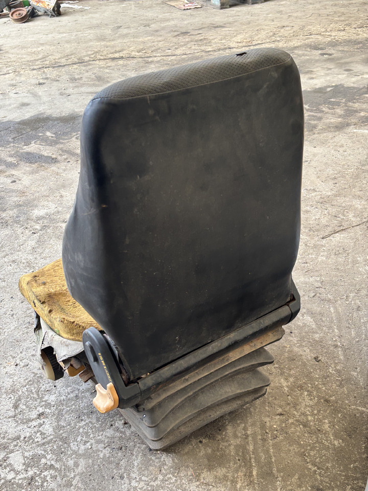 Dieci 185 - Ładowarka Teleskopowa - Fotel Kierowcy Siedzenie - Banco de Empilhador telescópico: foto 2 Dieci 185 - Ładowarka Teleskopowa - Fotel Kierowcy Siedzenie - Banco de Empilhador telescópico: foto 2