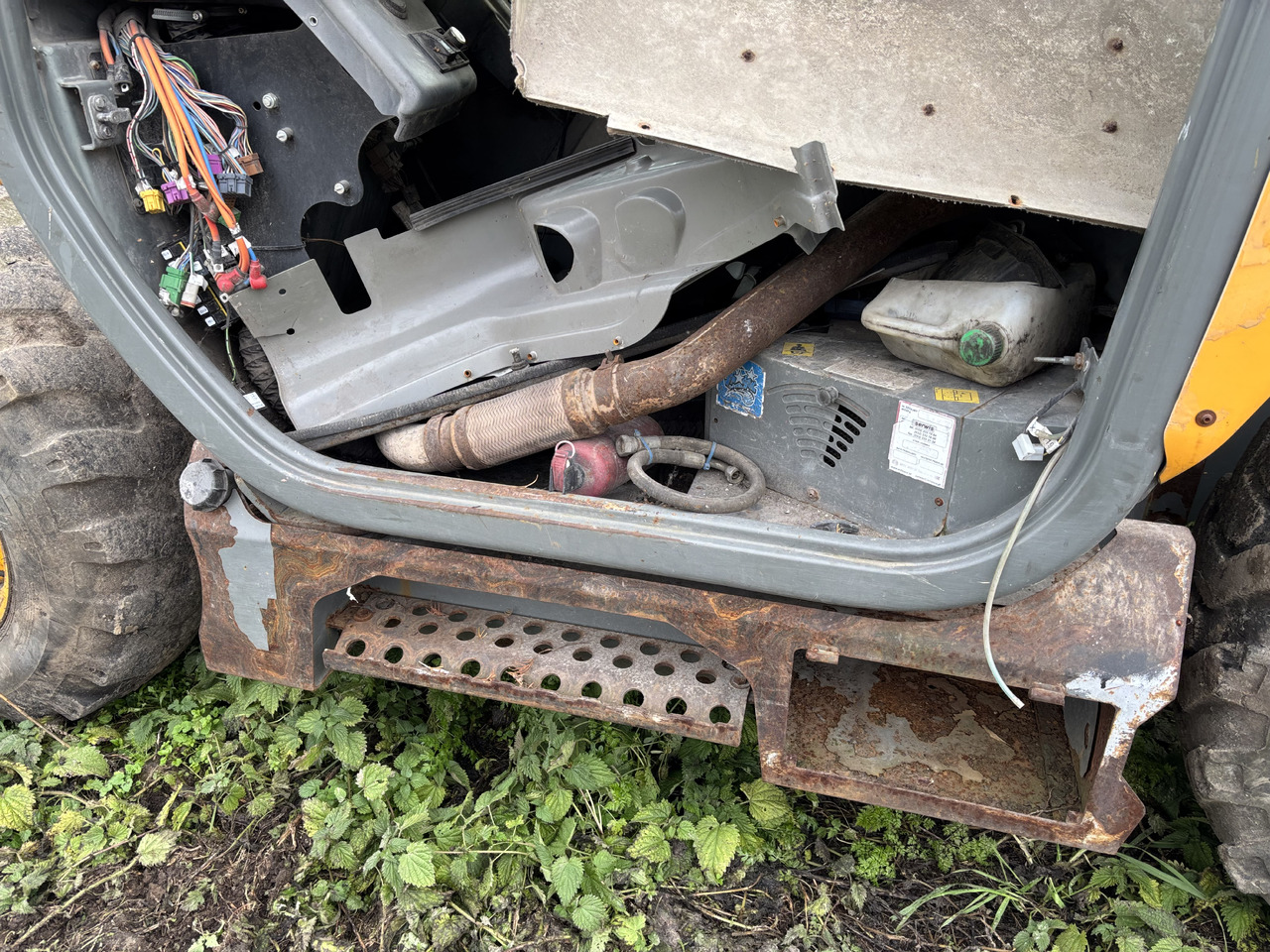 Dieci 185 - Ładowarka Teleskopowa - Kokpit Elementy Wnętrza Plastikowe Przyciski Wiązka - Cabine e interior de Empilhador telescópico: foto 1 Dieci 185 - Ładowarka Teleskopowa - Kokpit Elementy Wnętrza Plastikowe Przyciski Wiązka - Cabine e interior de Empilhador telescópico: foto 1