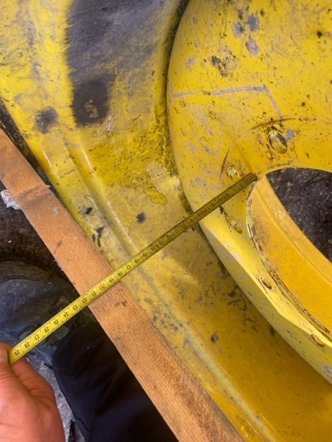 Felga John Deere 15x28 / AL118869 - Jante de Máquina agrícola: foto 3 Felga John Deere 15x28 / AL118869 - Jante de Máquina agrícola: foto 3