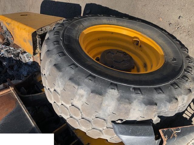Felgi Jcb 16x24 - Jante de Equipamento de movimentação: foto 3 Felgi Jcb 16x24 - Jante de Equipamento de movimentação: foto 3