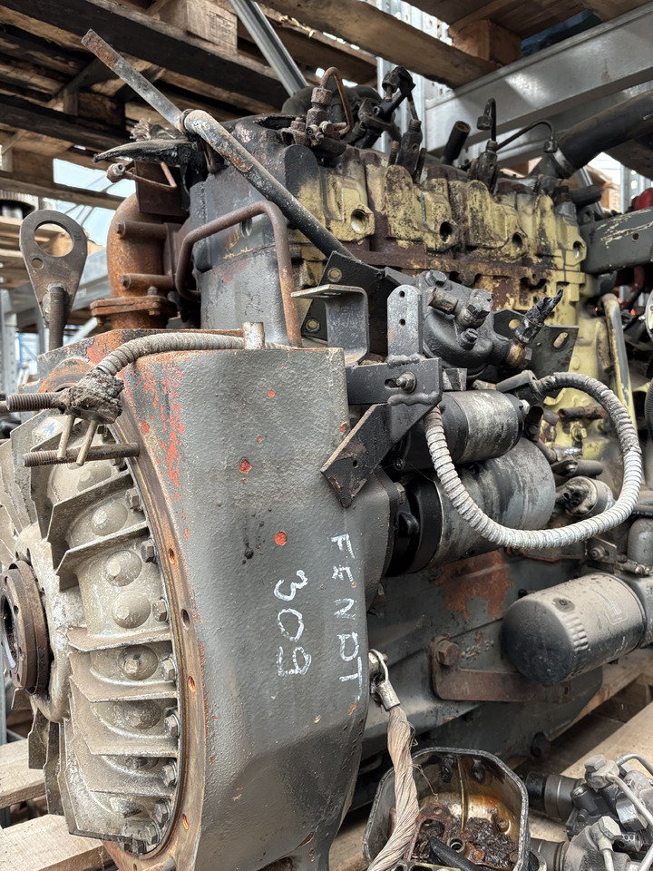 Fendt 309 Deutz TD226-B4 MWM  Silnik Blok Pokrywa Obudowa Koło Zamachowe Miska Olejowa CZĘŚCI - Volante do motor de Máquina agrícola: foto 2 Fendt 309 Deutz TD226-B4 MWM  Silnik Blok Pokrywa Obudowa Koło Zamachowe Miska Olejowa CZĘŚCI - Volante do motor de Máquina agrícola: foto 2