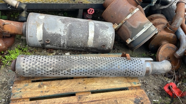 Fendt 927 930 936 Com3 tłumik komin wydech - Silenciador de Máquina agrícola: foto 1 Fendt 927 930 936 Com3 tłumik komin wydech - Silenciador de Máquina agrícola: foto 1