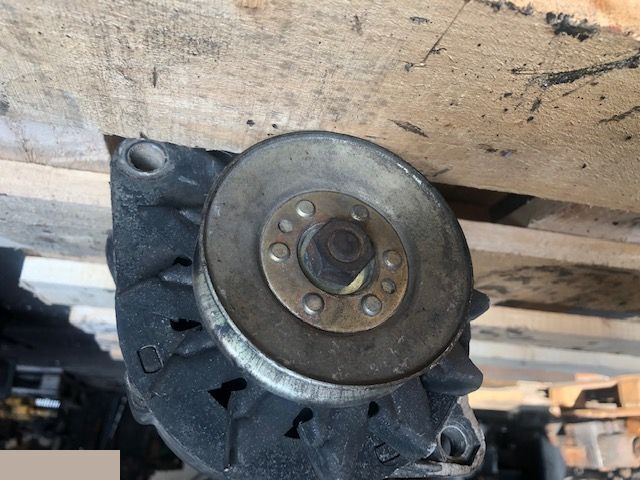 Ford t2 703f 6015 aaa Alternator - Alternador de Máquina agrícola: foto 2 Ford t2 703f 6015 aaa Alternator - Alternador de Máquina agrícola: foto 2