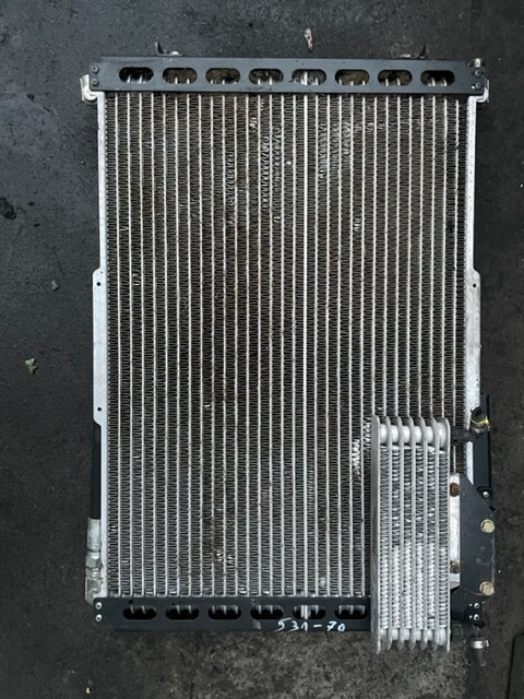 Jcb 531-70 , Jcb 541-70 tier 4 chłodnica oleju - Radiador de óleo de Empilhador telescópico: foto 1 Jcb 531-70 , Jcb 541-70 tier 4 chłodnica oleju - Radiador de óleo de Empilhador telescópico: foto 1