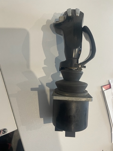 John Deere 3420 Joystick | Dźojstik AZ61613 - Manete de mudanças de Trator: foto 1 John Deere 3420 Joystick | Dźojstik AZ61613 - Manete de mudanças de Trator: foto 1