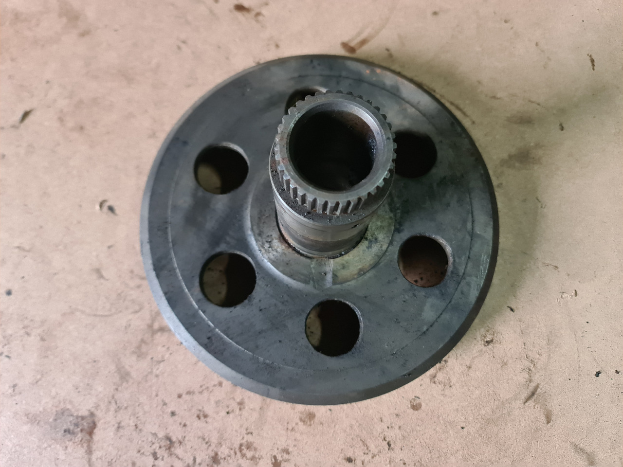 John Deere 4650, 4850 Wał Wejściowy z Przekładnią R70848 - Eixo cardan de Máquina agrícola: foto 2 John Deere 4650, 4850 Wał Wejściowy z Przekładnią R70848 - Eixo cardan de Máquina agrícola: foto 2