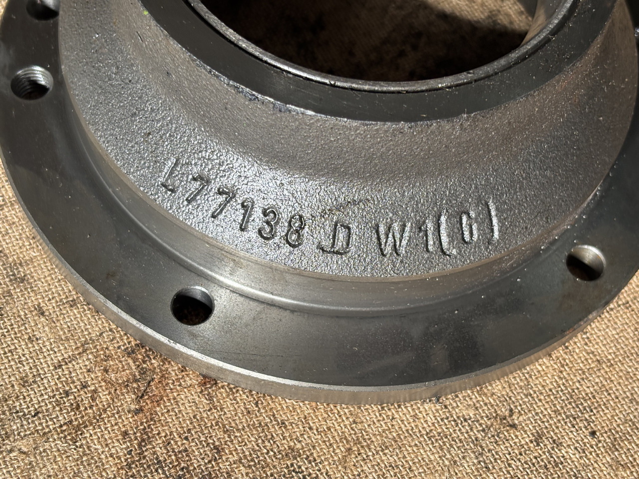 John Deere 6010 6110 6210 Obudowa Łożyska L77138 232615 - Engine bearing de Máquina agrícola: foto 2 John Deere 6010 6110 6210 Obudowa Łożyska L77138 232615 - Engine bearing de Máquina agrícola: foto 2