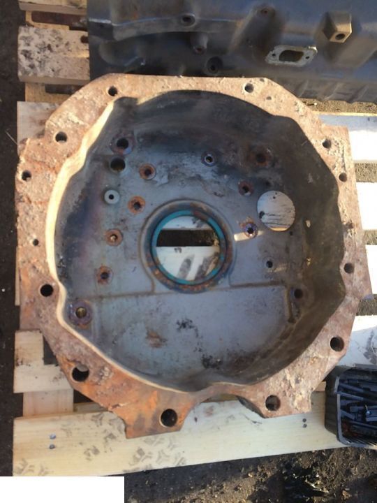 John Deere 6068 Obudowa R519485 - Colector de escape de Máquina agrícola: foto 1 John Deere 6068 Obudowa R519485 - Colector de escape de Máquina agrícola: foto 1