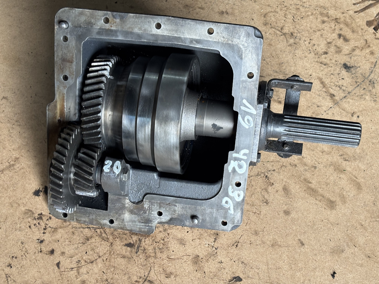 John Deere 6110, 6000, 6010 Przystawka Przedniego Napędu L76149 L101047 - Eixo cardan de Máquina agrícola: foto 4 John Deere 6110, 6000, 6010 Przystawka Przedniego Napędu L76149 L101047 - Eixo cardan de Máquina agrícola: foto 4