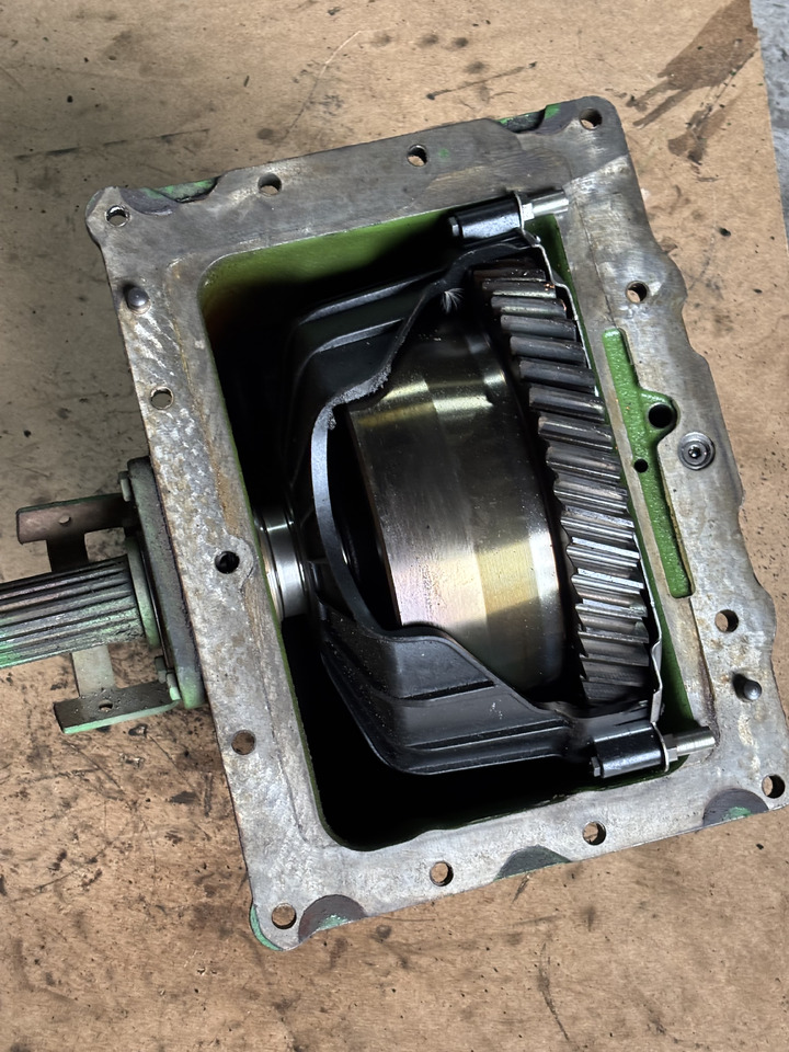 John Deere 6175M Przystawka Przedniego Napędu L221332 L221337 L221432 - Eixo cardan de Máquina agrícola: foto 3 John Deere 6175M Przystawka Przedniego Napędu L221332 L221337 L221432 - Eixo cardan de Máquina agrícola: foto 3