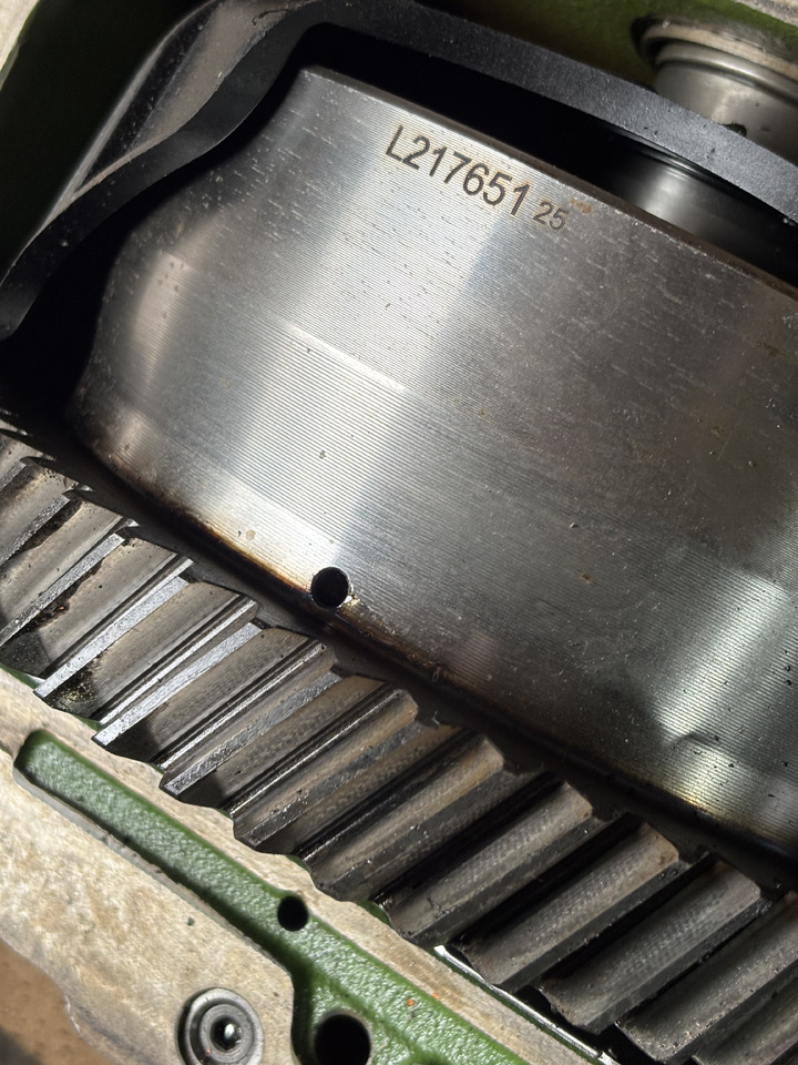 John Deere 6175M Przystawka Przedniego Napędu L221332 L221337 L221432 - Eixo cardan de Máquina agrícola: foto 1 John Deere 6175M Przystawka Przedniego Napędu L221332 L221337 L221432 - Eixo cardan de Máquina agrícola: foto 1