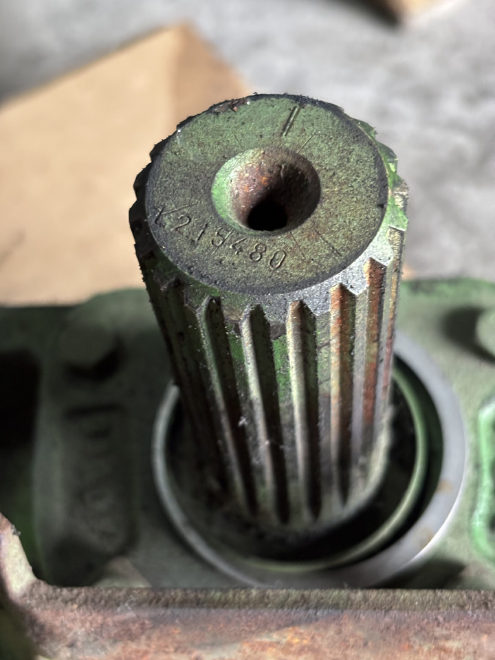 John Deere 6175M Przystawka Przedniego Napędu L221332 L221337 L221432 - Eixo cardan de Máquina agrícola: foto 4 John Deere 6175M Przystawka Przedniego Napędu L221332 L221337 L221432 - Eixo cardan de Máquina agrícola: foto 4