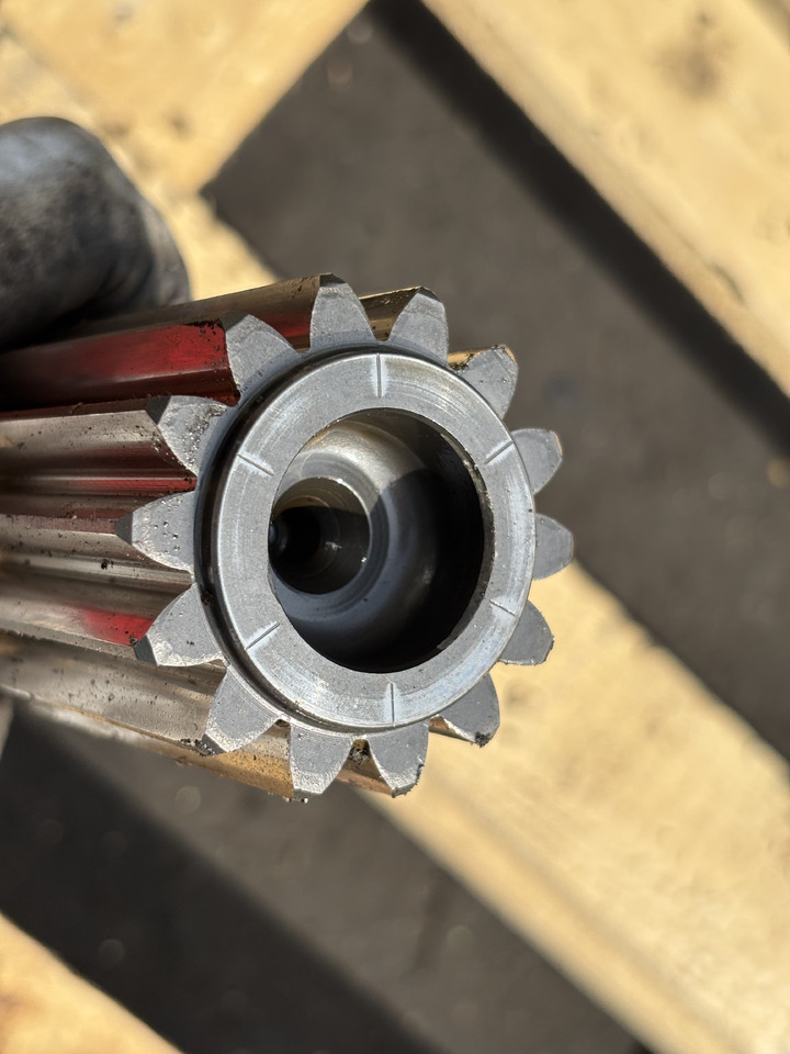 John Deere 6630 Wał Napędowy prawa strona L110821 - Eixo cardan de Máquina agrícola: foto 3 John Deere 6630 Wał Napędowy prawa strona L110821 - Eixo cardan de Máquina agrícola: foto 3