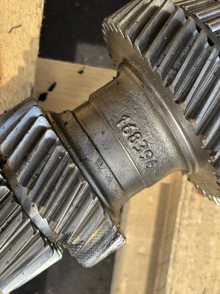 John Deere 6630 Wał napędowy Łożyska L213000 L168395 L168396 L168396 - Eixo cardan de Máquina agrícola: foto 3 John Deere 6630 Wał napędowy Łożyska L213000 L168395 L168396 L168396 - Eixo cardan de Máquina agrícola: foto 3