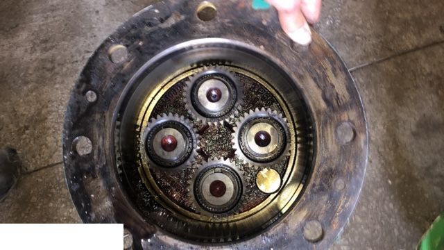 John Deere 6810 - Zwolnica - Comando final de Máquina agrícola: foto 1 John Deere 6810 - Zwolnica - Comando final de Máquina agrícola: foto 1