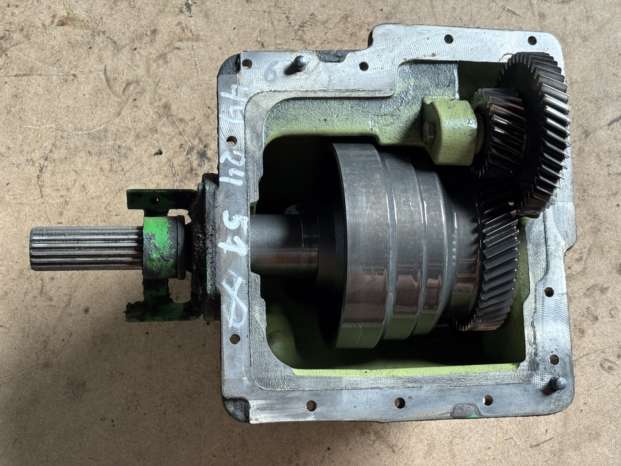 John Deere 6830 Przystawka Przedniego Napędu L170424 L170425 L171756 L170426 - Eixo cardan de Máquina agrícola: foto 1 John Deere 6830 Przystawka Przedniego Napędu L170424 L170425 L171756 L170426 - Eixo cardan de Máquina agrícola: foto 1