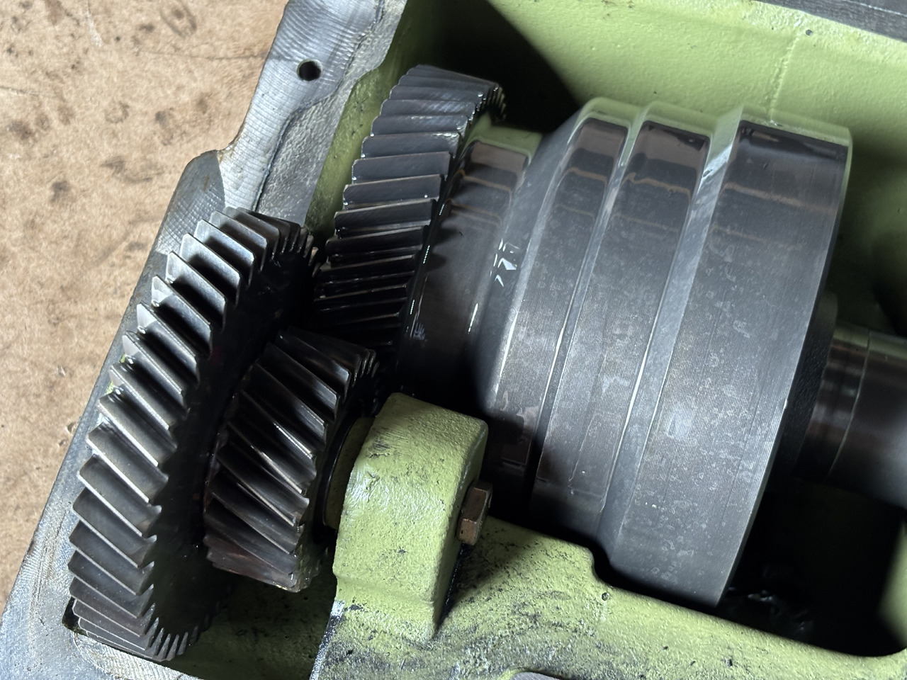 John Deere 6830 Przystawka Przedniego Napędu L170424 L170425 L171756 L170426 - Eixo cardan de Máquina agrícola: foto 3 John Deere 6830 Przystawka Przedniego Napędu L170424 L170425 L171756 L170426 - Eixo cardan de Máquina agrícola: foto 3