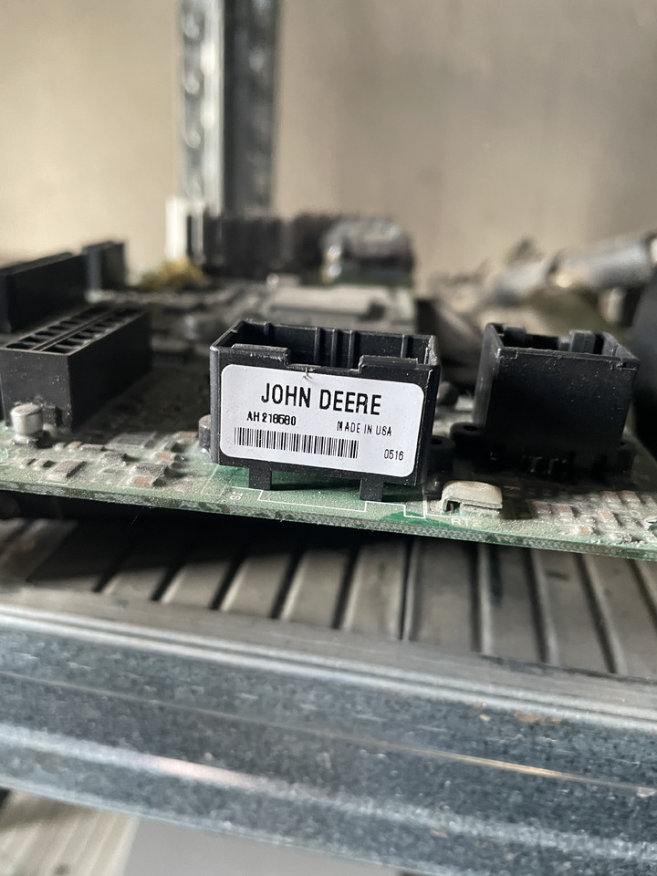 John Deere CTS - moduł płytka sterująca AH218580 AH220395 - Centralina electrónica de Máquina agrícola: foto 1 John Deere CTS - moduł płytka sterująca AH218580 AH220395 - Centralina electrónica de Máquina agrícola: foto 1