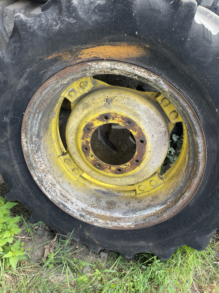 John Deere Claas - felga skręcana 12x28 - Jante de Máquina agrícola: foto 1 John Deere Claas - felga skręcana 12x28 - Jante de Máquina agrícola: foto 1