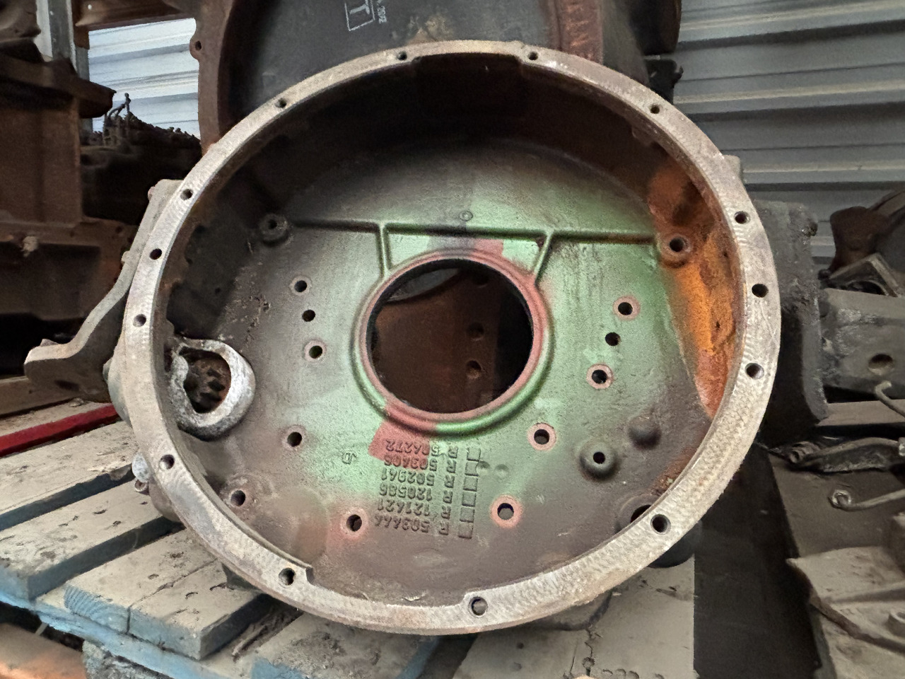 John Deere R503444 R121421 R120586 502941 R503406 R504272 Obudowa Koła Zamachowego - Volante do motor de Máquina agrícola: foto 1 John Deere R503444 R121421 R120586 502941 R503406 R504272 Obudowa Koła Zamachowego - Volante do motor de Máquina agrícola: foto 1