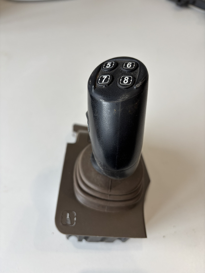 John Deere seria 6000 7000 8000 R - joystick 5-funkcyjny CommandARM RE573554 - Manete de mudanças de Máquina agrícola: foto 2 John Deere seria 6000 7000 8000 R - joystick 5-funkcyjny CommandARM RE573554 - Manete de mudanças de Máquina agrícola: foto 2