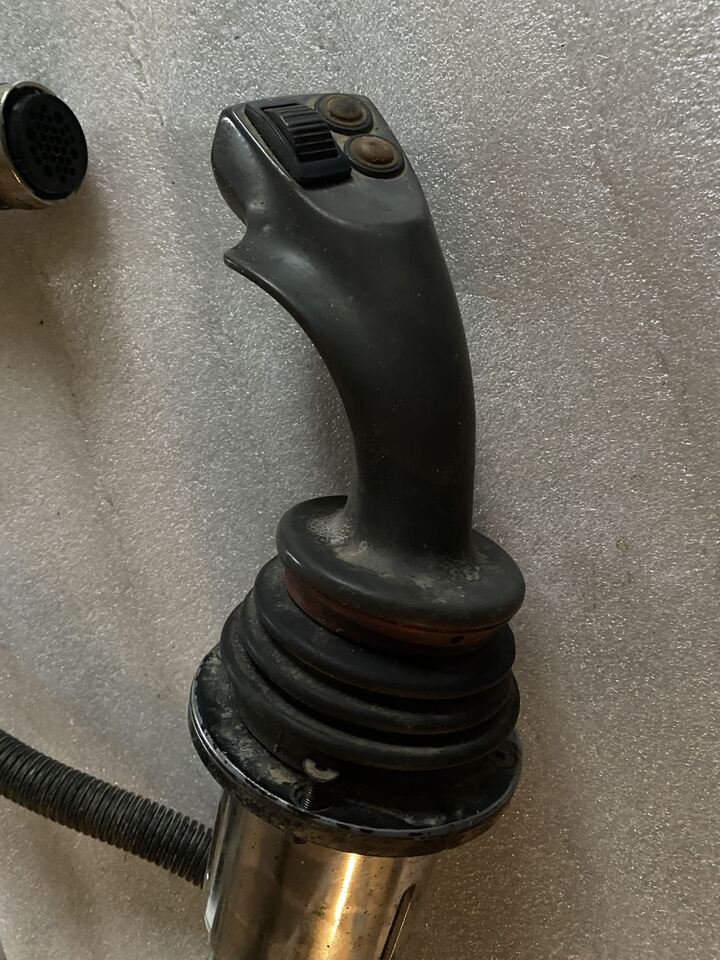 Joystick - Dźojstik Sauer Danfoss PROF1 - 162F0383 - Cabine e interior de Máquina agrícola: foto 1 Joystick - Dźojstik Sauer Danfoss PROF1 - 162F0383 - Cabine e interior de Máquina agrícola: foto 1