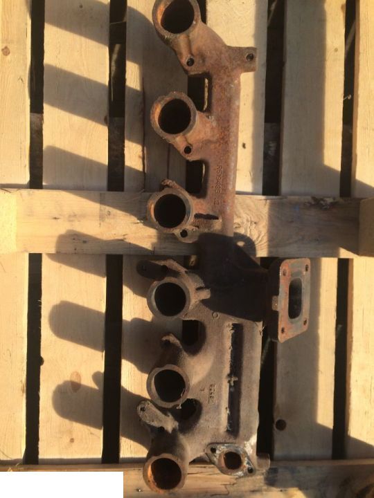 Kolektor Wydechowy John Deere R519485 - Colector de escape de Máquina agrícola: foto 3 Kolektor Wydechowy John Deere R519485 - Colector de escape de Máquina agrícola: foto 3