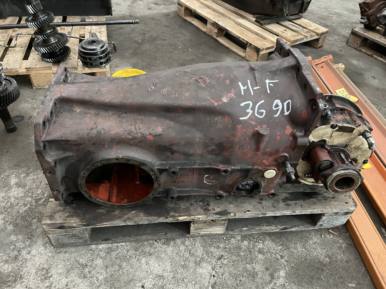 Massey Fergusson 3690 - skrzynia biegów - częśći - Caixa de câmbio de Máquina agrícola: foto 1 Massey Fergusson 3690 - skrzynia biegów - częśći - Caixa de câmbio de Máquina agrícola: foto 1