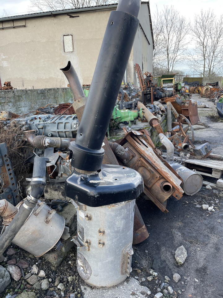 Massey Fergusson 8670 - wydech tłumik - Silenciador de Máquina agrícola: foto 1 Massey Fergusson 8670 - wydech tłumik - Silenciador de Máquina agrícola: foto 1