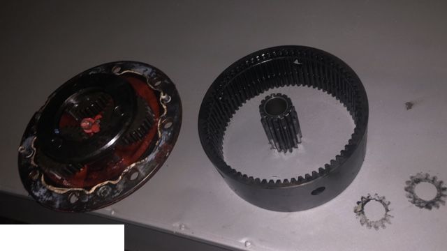 Matbro Manitou - Zwolnica Carraro - Comando final de Máquina de construção: foto 3 Matbro Manitou - Zwolnica Carraro - Comando final de Máquina de construção: foto 3