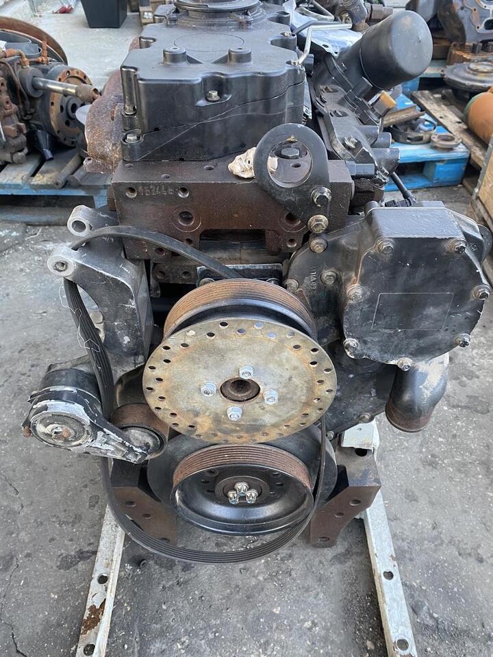 Silnik Perkins PJ38481 - Motor de Máquina agrícola: foto 2 Silnik Perkins PJ38481 - Motor de Máquina agrícola: foto 2