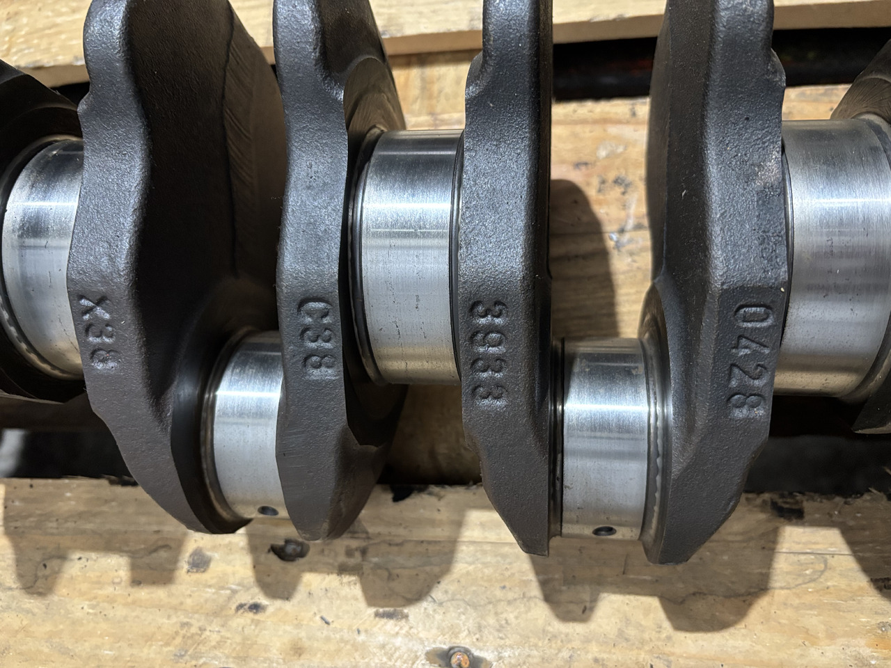 VOLVO Deutz Fahr D6E LAE3 04283933 C38 Wał Korbowy - Cambota de Máquina agrícola: foto 4 VOLVO Deutz Fahr D6E LAE3 04283933 C38 Wał Korbowy - Cambota de Máquina agrícola: foto 4