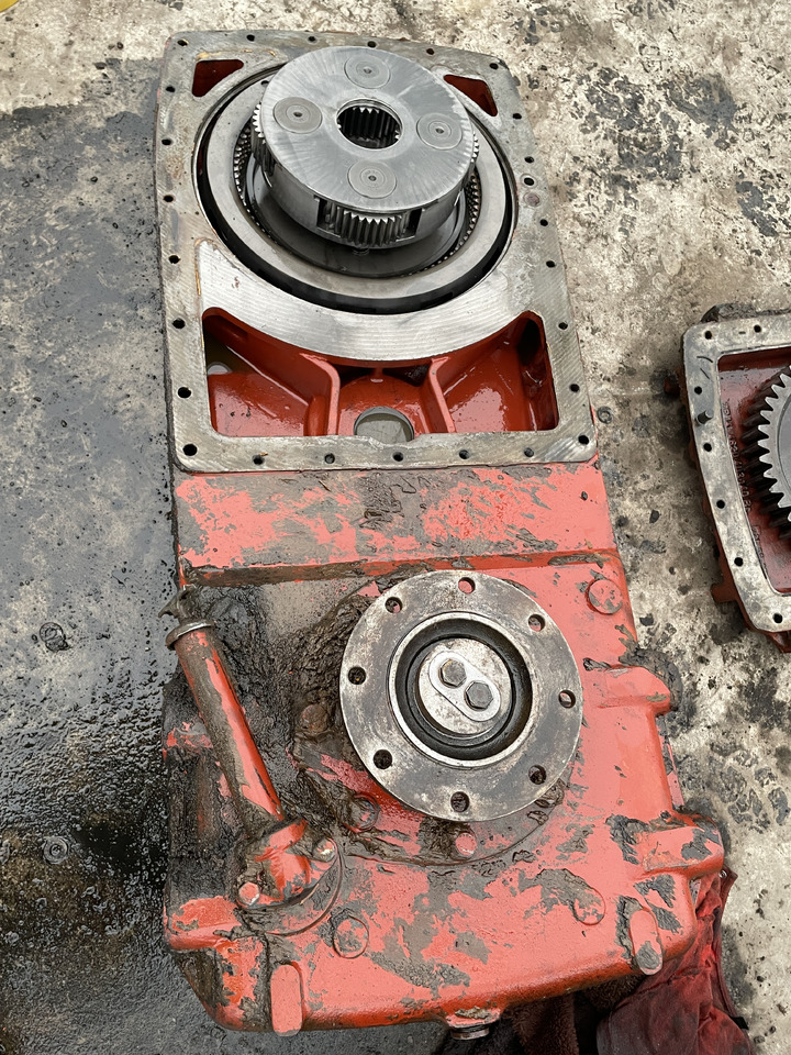 ZF 4PW45H1 Zettelmayer Volvo - skrzynia biegów - obudowa - Caixa de câmbio de Máquina agrícola: foto 1 ZF 4PW45H1 Zettelmayer Volvo - skrzynia biegów - obudowa - Caixa de câmbio de Máquina agrícola: foto 1