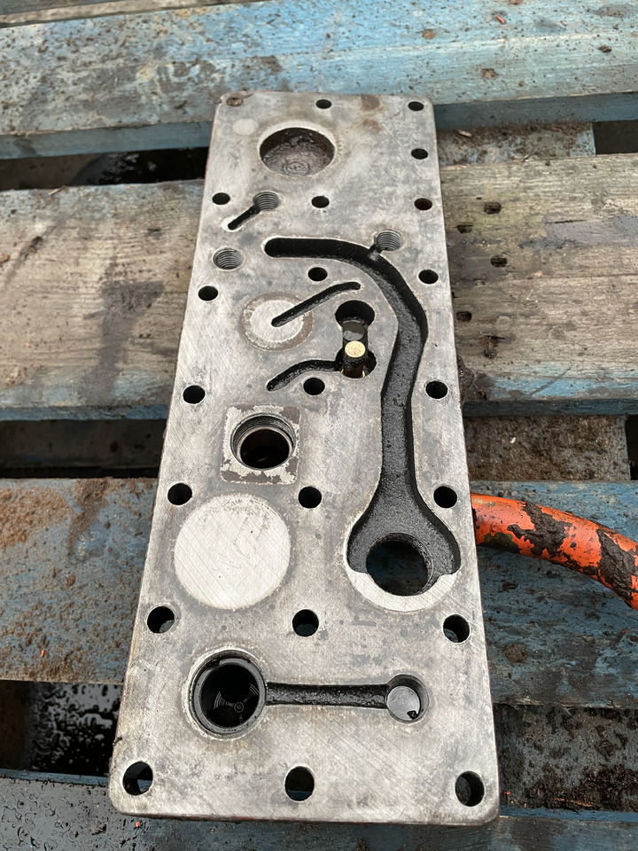 ZF 4PW45H1 Zettelmayer Volvo - skrzynia biegów - pokrywa VOE6633592 - Caixa de câmbio de Máquina agrícola: foto 2 ZF 4PW45H1 Zettelmayer Volvo - skrzynia biegów - pokrywa VOE6633592 - Caixa de câmbio de Máquina agrícola: foto 2