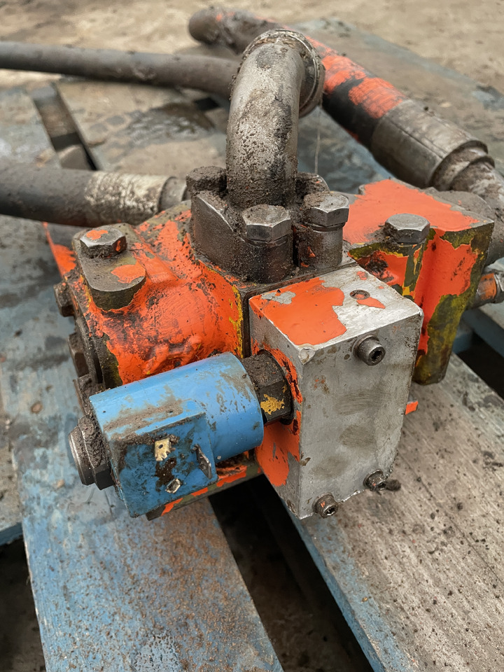 ZF 4PW45H1 Zettelmayer Volvo - skrzynia biegów - rozdzielacz hydrauliczny PUV07V7 - Caixa de câmbio de Máquina agrícola: foto 2 ZF 4PW45H1 Zettelmayer Volvo - skrzynia biegów - rozdzielacz hydrauliczny PUV07V7 - Caixa de câmbio de Máquina agrícola: foto 2