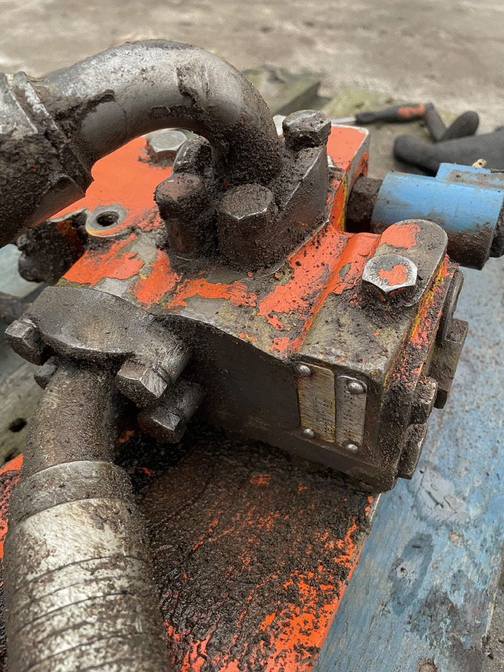 ZF 4PW45H1 Zettelmayer Volvo - skrzynia biegów - rozdzielacz hydrauliczny PUV07V7 - Caixa de câmbio de Máquina agrícola: foto 4 ZF 4PW45H1 Zettelmayer Volvo - skrzynia biegów - rozdzielacz hydrauliczny PUV07V7 - Caixa de câmbio de Máquina agrícola: foto 4