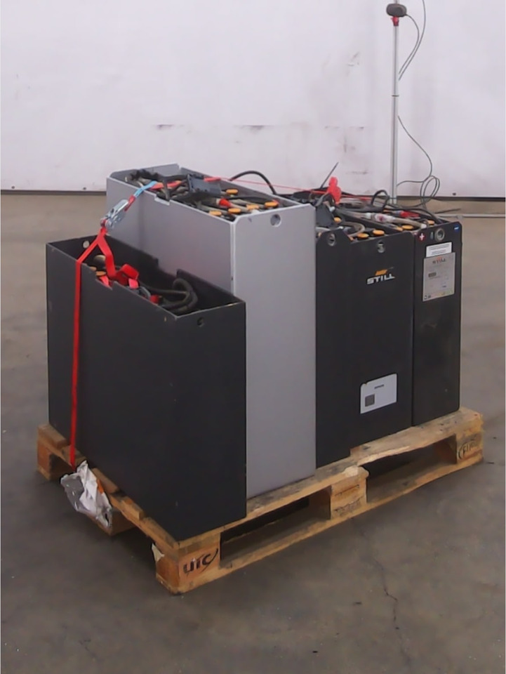 Battery package 5 pieces - Bateria automotiva de Equipamento de movimentação: foto 1 Battery package 5 pieces - Bateria automotiva de Equipamento de movimentação: foto 1