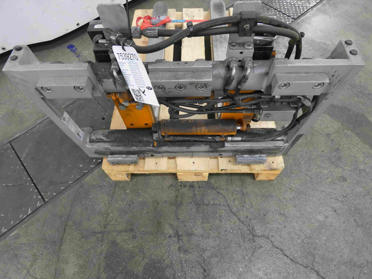 Durwen Fork positioner FEM 2 RZV25 - Equipamento de Equipamento de movimentação: foto 5 Durwen Fork positioner FEM 2 RZV25 - Equipamento de Equipamento de movimentação: foto 5