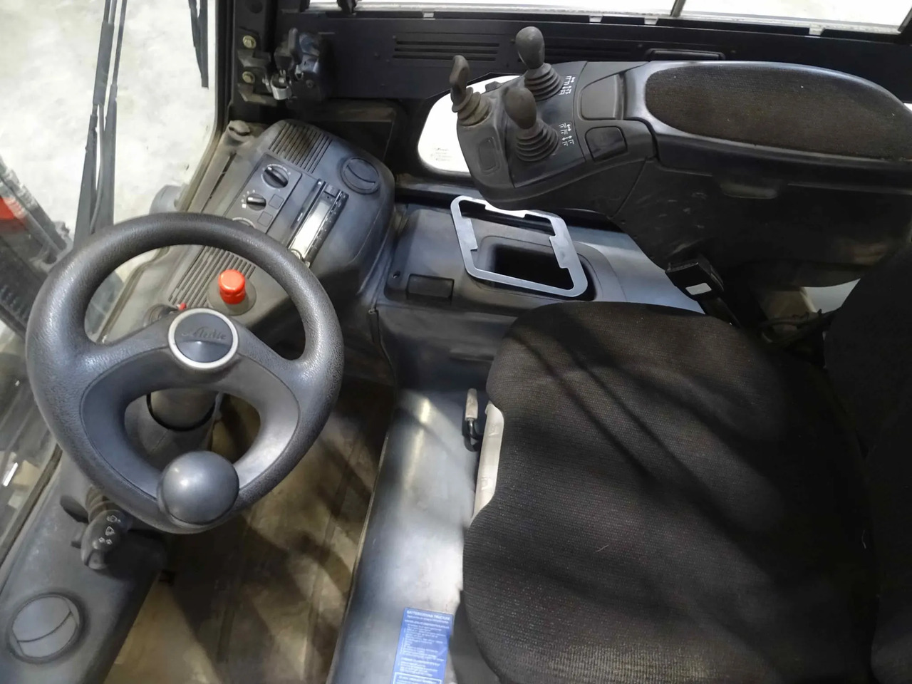 Linde E30 - Empilhadeira elétrica: foto 3 Linde E30 - Empilhadeira elétrica: foto 3