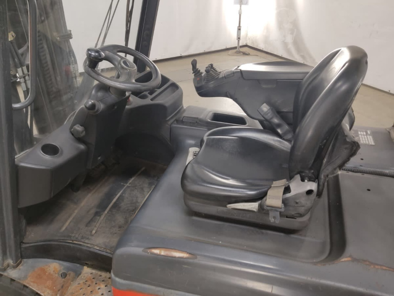 Linde E30L-01 - Empilhadeira elétrica: foto 4 Linde E30L-01 - Empilhadeira elétrica: foto 4