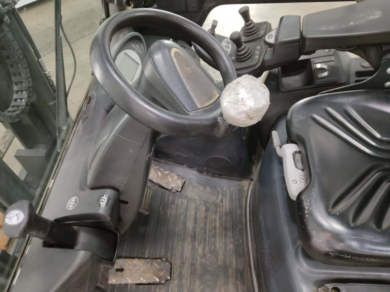 STILL RX70-25T - Empilhadeira a gás: foto 3 STILL RX70-25T - Empilhadeira a gás: foto 3