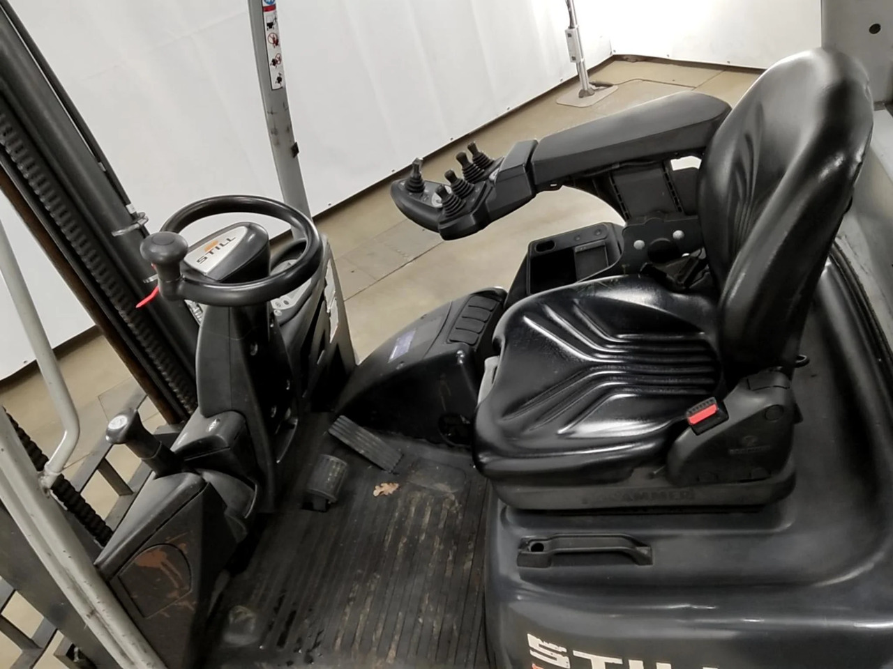 STILL RX70-25T - Empilhadeira a gás: foto 3 STILL RX70-25T - Empilhadeira a gás: foto 3