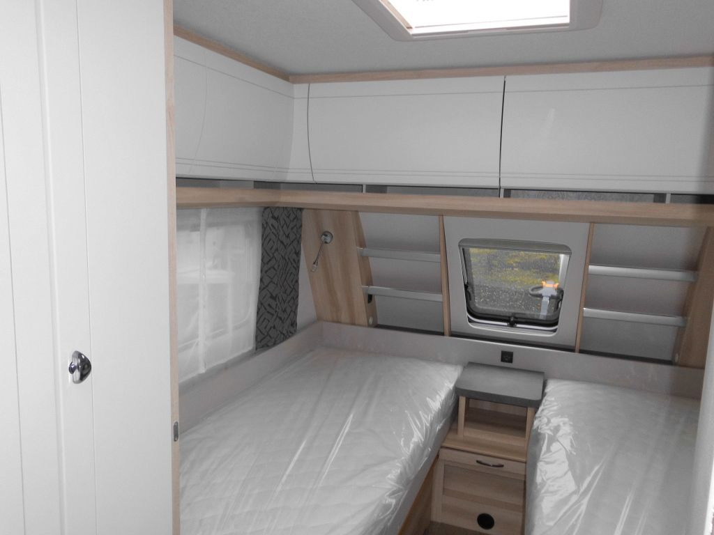 Caravana nuevo Hobby De Luxe 515 UHL 2025 2000kg. AUTARK AMBIENTE Hobby De Luxe 515 UHL mit Extras, Lagerabverkauf!: foto 19