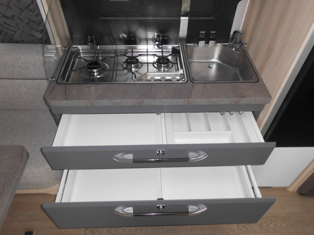 Caravana nuevo Hobby De Luxe 515 UHL 2025 2000kg. AUTARK AMBIENTE Hobby De Luxe 515 UHL mit Extras, Lagerabverkauf!: foto 9