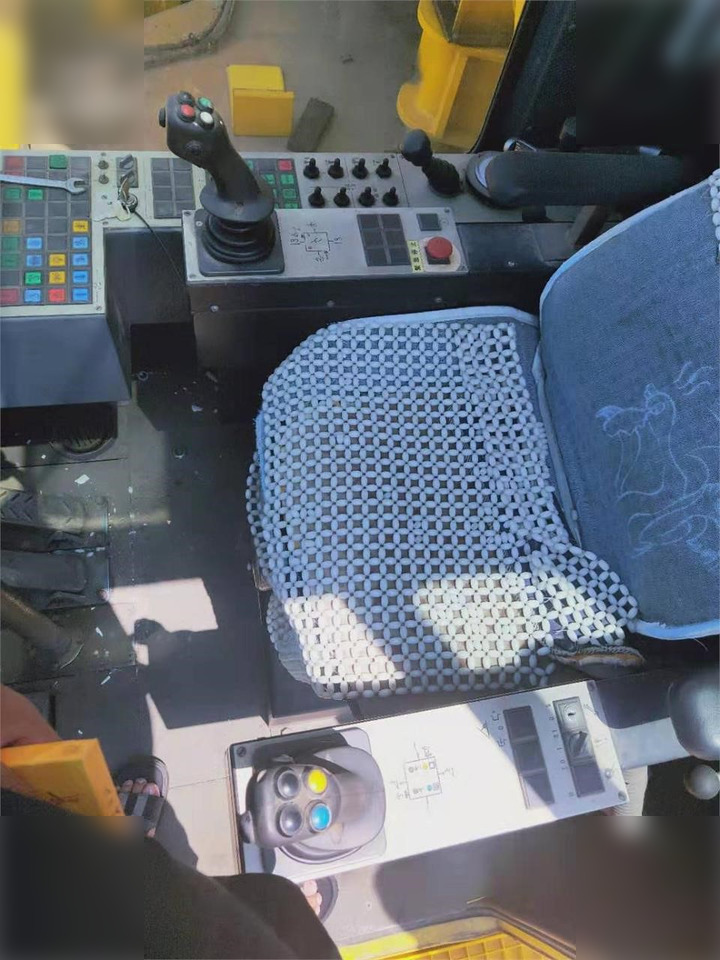 1994 LIEBHERR LHM1200HD - Grua automontante: foto 5 1994 LIEBHERR LHM1200HD - Grua automontante: foto 5