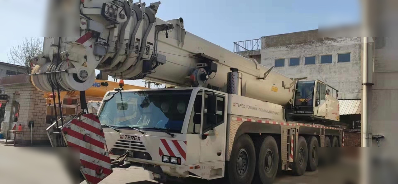 2009 DEMAG AC 350-1 - Grua todo o terreno: foto 1 2009 DEMAG AC 350-1 - Grua todo o terreno: foto 1